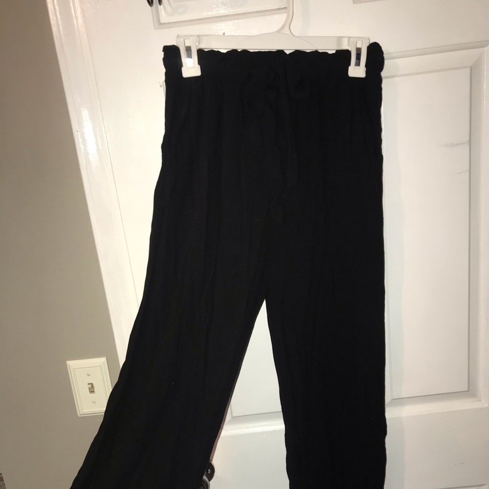 Cute and comfy black flowy pants with tie waist
